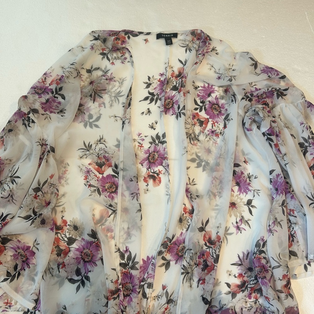 Torrid coffin circle sleeve kimono floral print white purple blue black pink - Picture 10 of 13